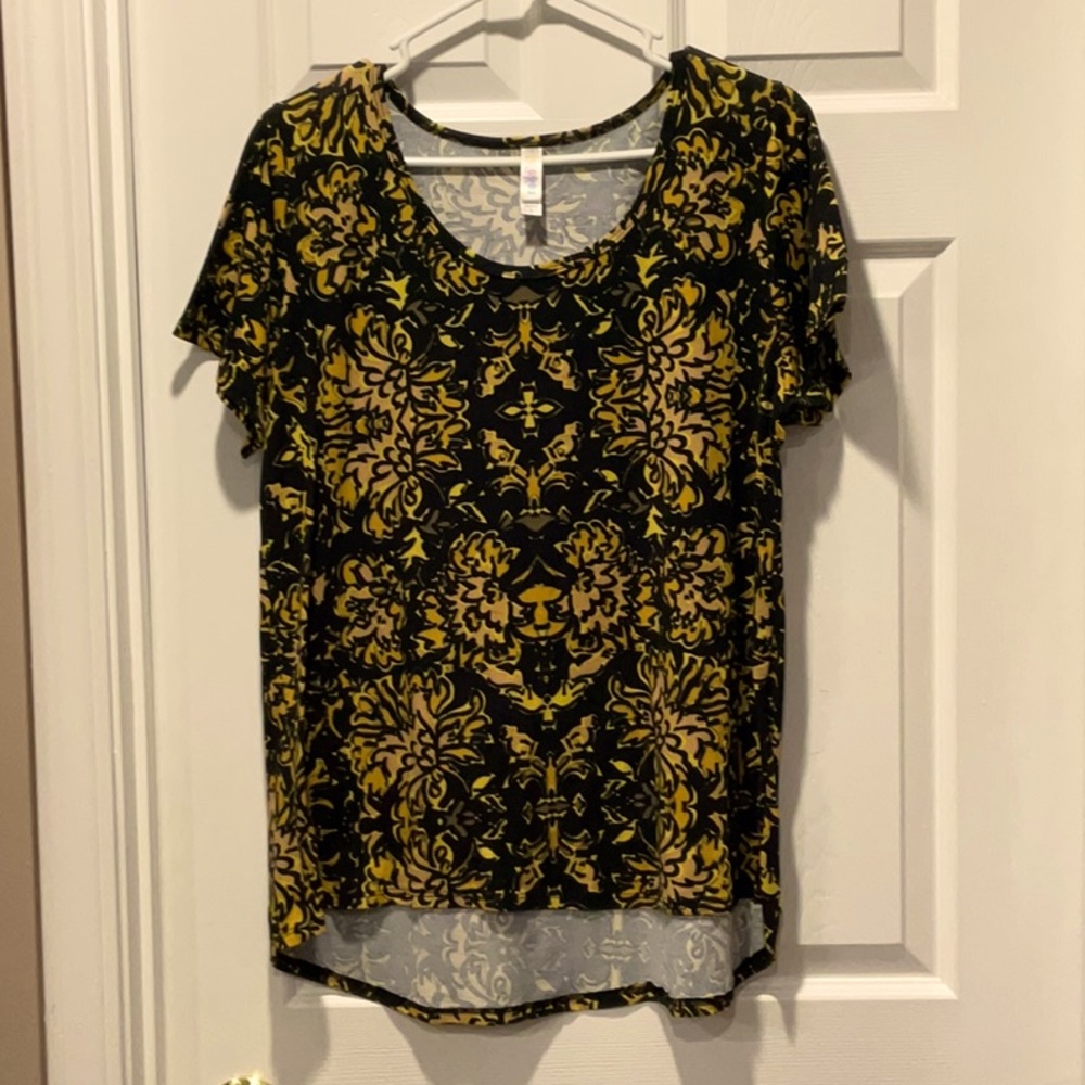 Black, yellow & gold patterned tunic top L T-shirt material